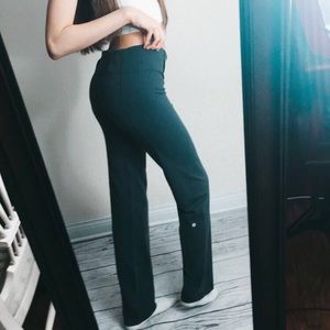 LULULEMON straight-leg pant size 6